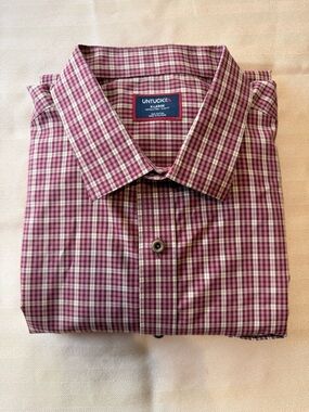 UNTUCKit Men’s Burgundy Plaid Button-Down Shirt